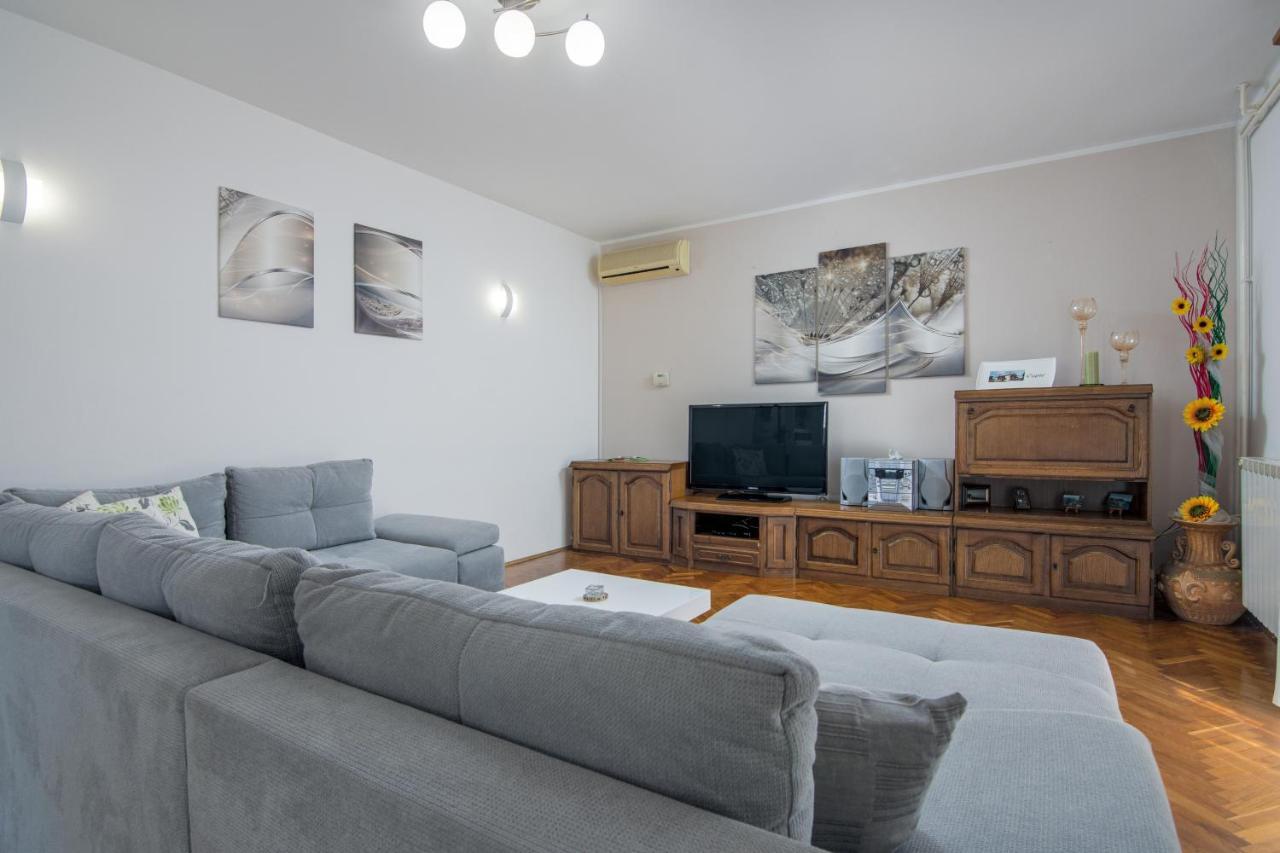 Family Friendly Apartments With A Swimming Pool Cepic, Central Istria - Sredisnja Istra - 11636 Zatka Cepic Exterior foto